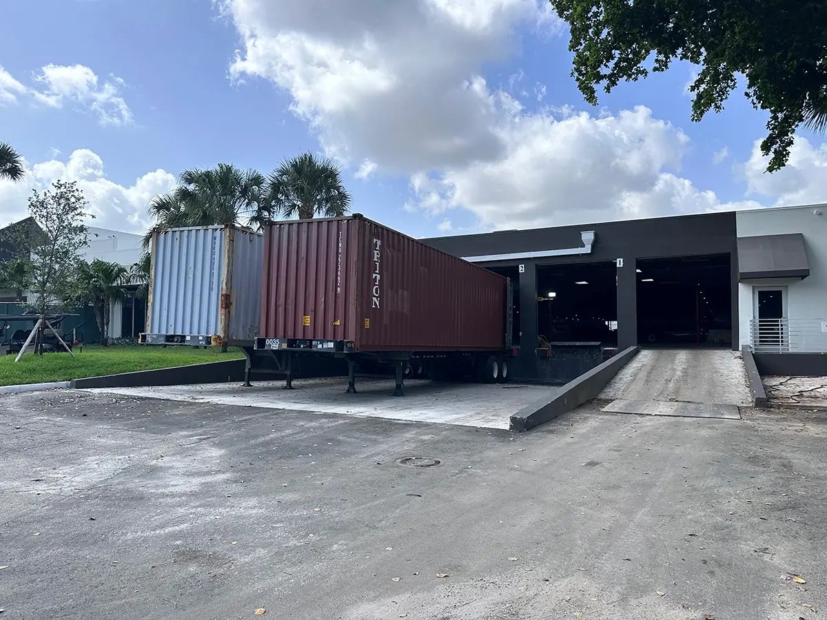 Export facility and container loading