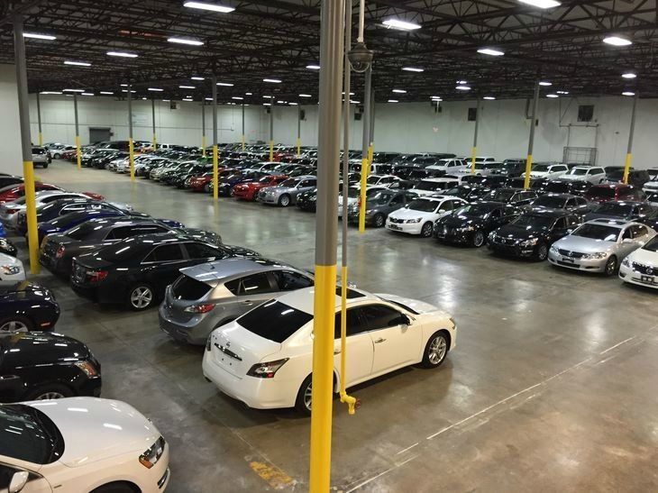Large vehicle inventory warehouse